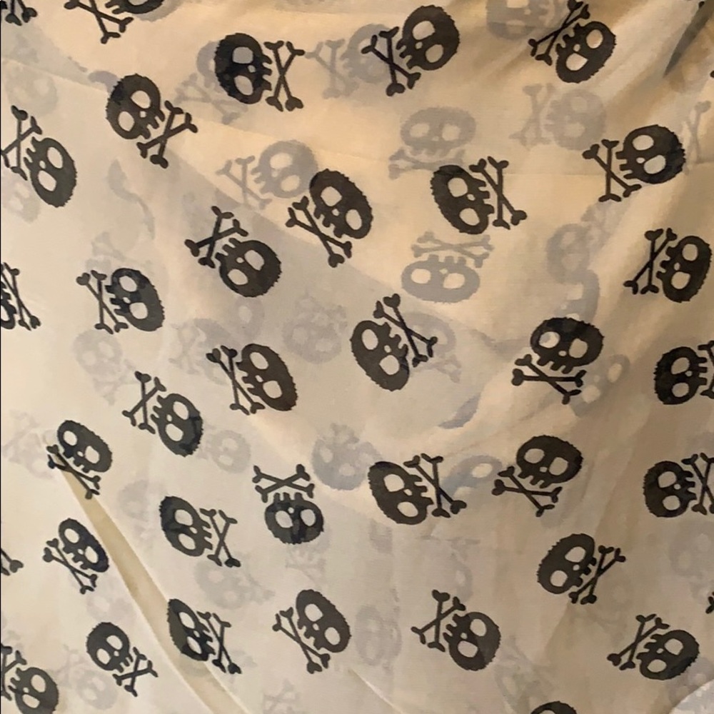 Large Sheer Skull Scarf - Picture 2 of 4
